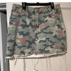 Cute camo mini skirt from boutique
